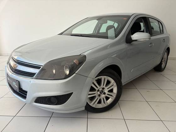 CHEVROLET VECTRA 2.0 MPFI GT HATCH 8V FLEX 4P MANUAL CHEVROLET VECTRA 2.0 MPFI GT HATCH 8V FLEX 4P MANUAL